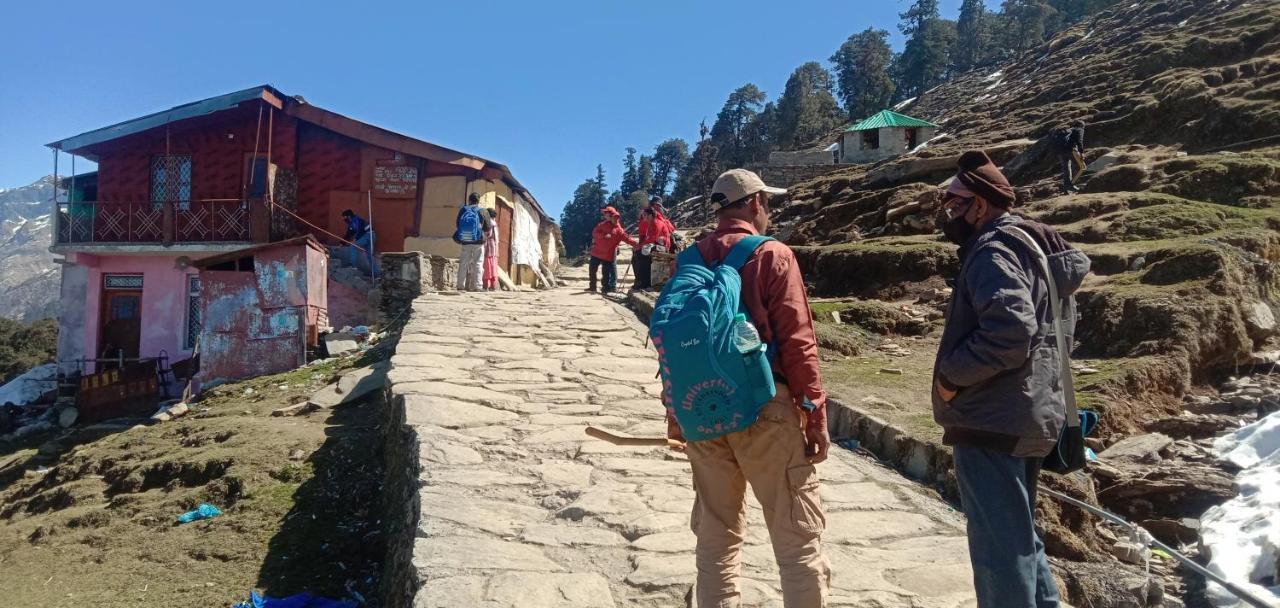 Chandarshila Hike Homestay Ukhimath エクステリア 写真