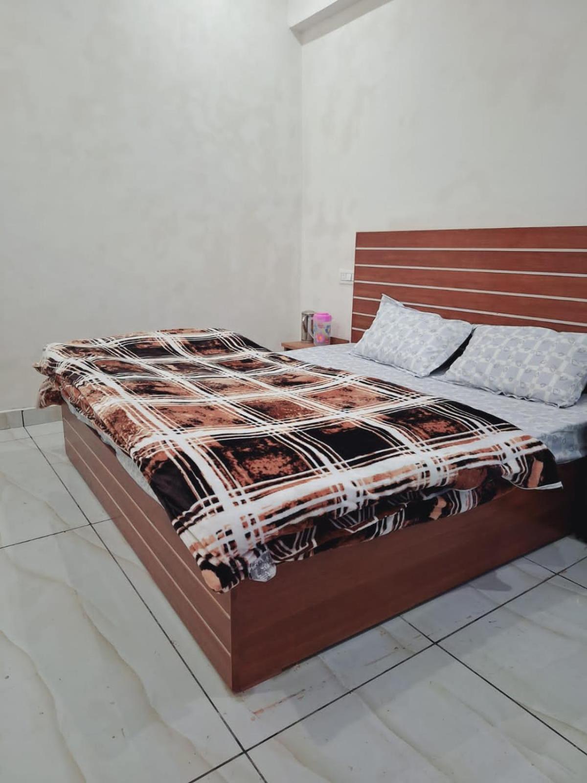 Chandarshila Hike Homestay Ukhimath エクステリア 写真