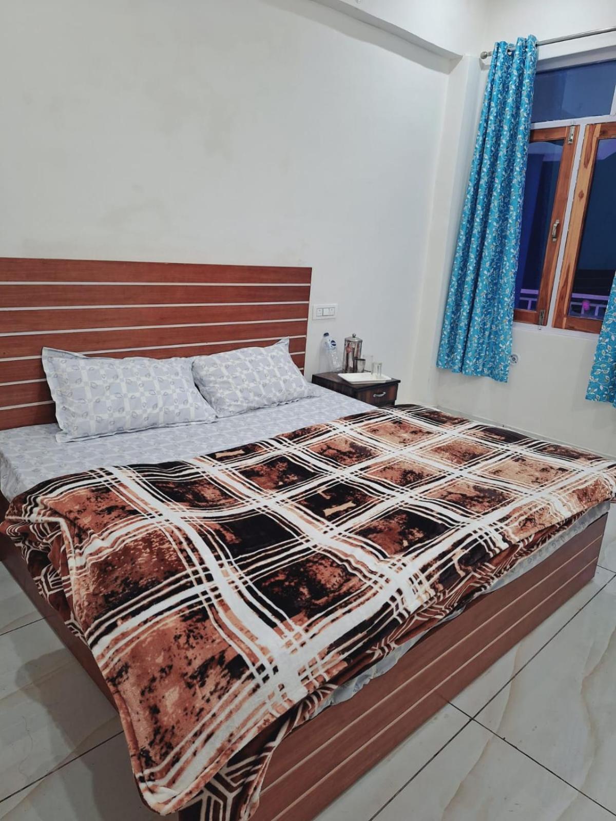 Chandarshila Hike Homestay Ukhimath エクステリア 写真