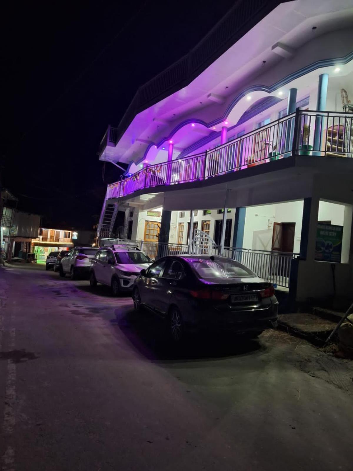 Chandarshila Hike Homestay Ukhimath エクステリア 写真